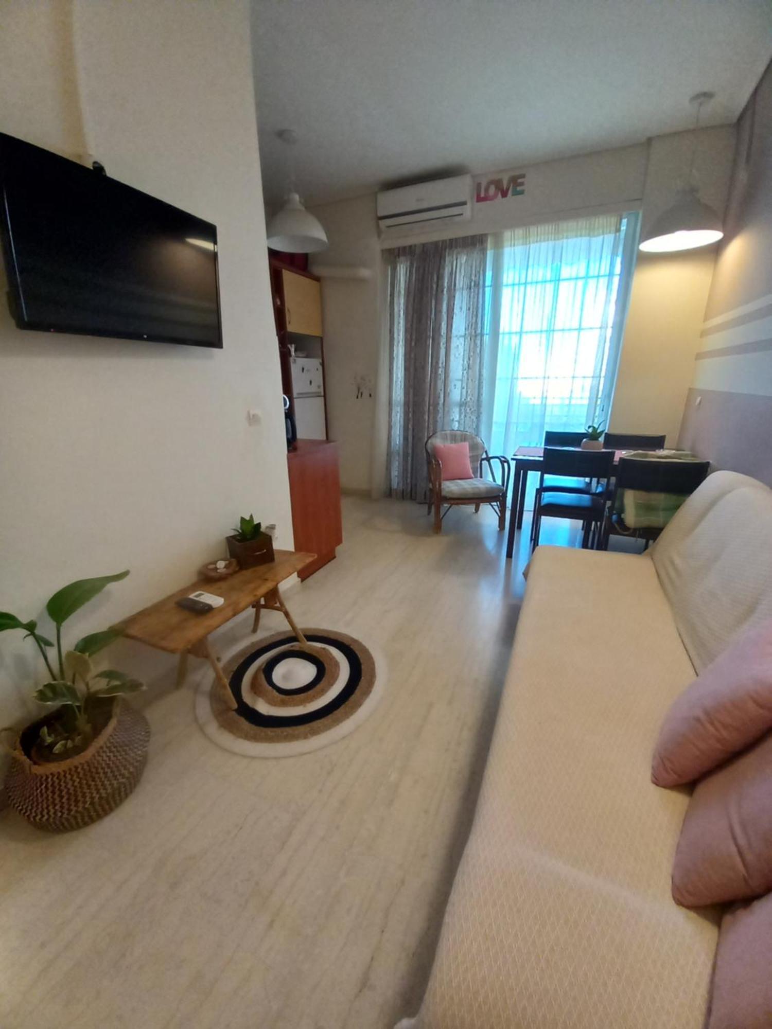Evie'S Apartment Каламата Экстерьер фото