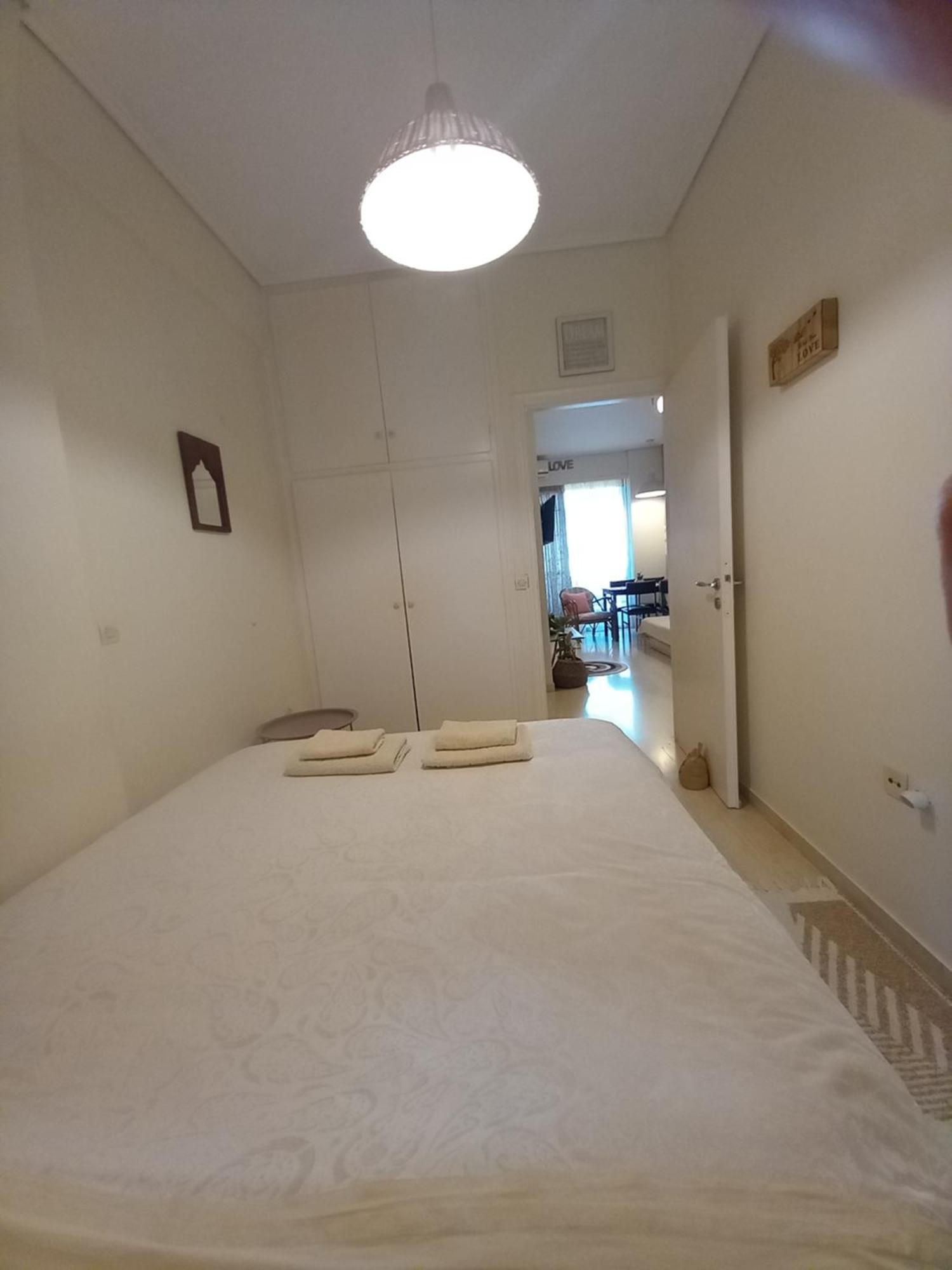 Evie'S Apartment Каламата Экстерьер фото